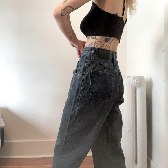 Vintage Pleated Highwaist Mom Jeans - Picture 4 of 4